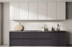 Современная угловая кухня "Gola ручка" 3.2м с белыми верхними и графитовыми нижними фасадами "Эко" в минималистичном интерьере.