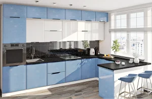 Современная угловая кухня "Хай-тек" 3,6х2,4м в белом и голубом цвете с черной столешницей и барной стойкой, фото интерьера.