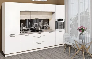 Белая прямая кухня под потолок "Эко" 4.8 метра с темным шоколадным акцентом, современный дизайн, фото интерьера кухни.