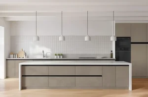 Современная кухня Sigma с ручками, размеры 3.6х2.8м, цвета мрамор бетон бежевый и серый, стильный дизайн интерьера.