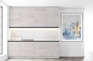 Современная кухня "Sigma ручка" 2.4 метра в цвете Дуб беленый, демонстрирующая минималистичный дизайн и встроенную технику.