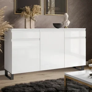 Современный белый глянцевый комод Flex длиной 1.5м из МДФ с тремя дверцами и двумя верхними ящиками на черных металлических ножках, идеален для хранения обуви в прихожей или гостиной.