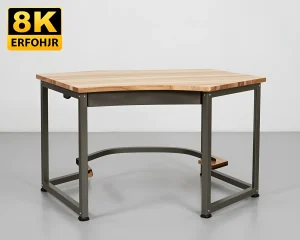 Угловой письменный стол с деревянной столешницей и металлическим каркасом, оборудованный подставкой для ног.