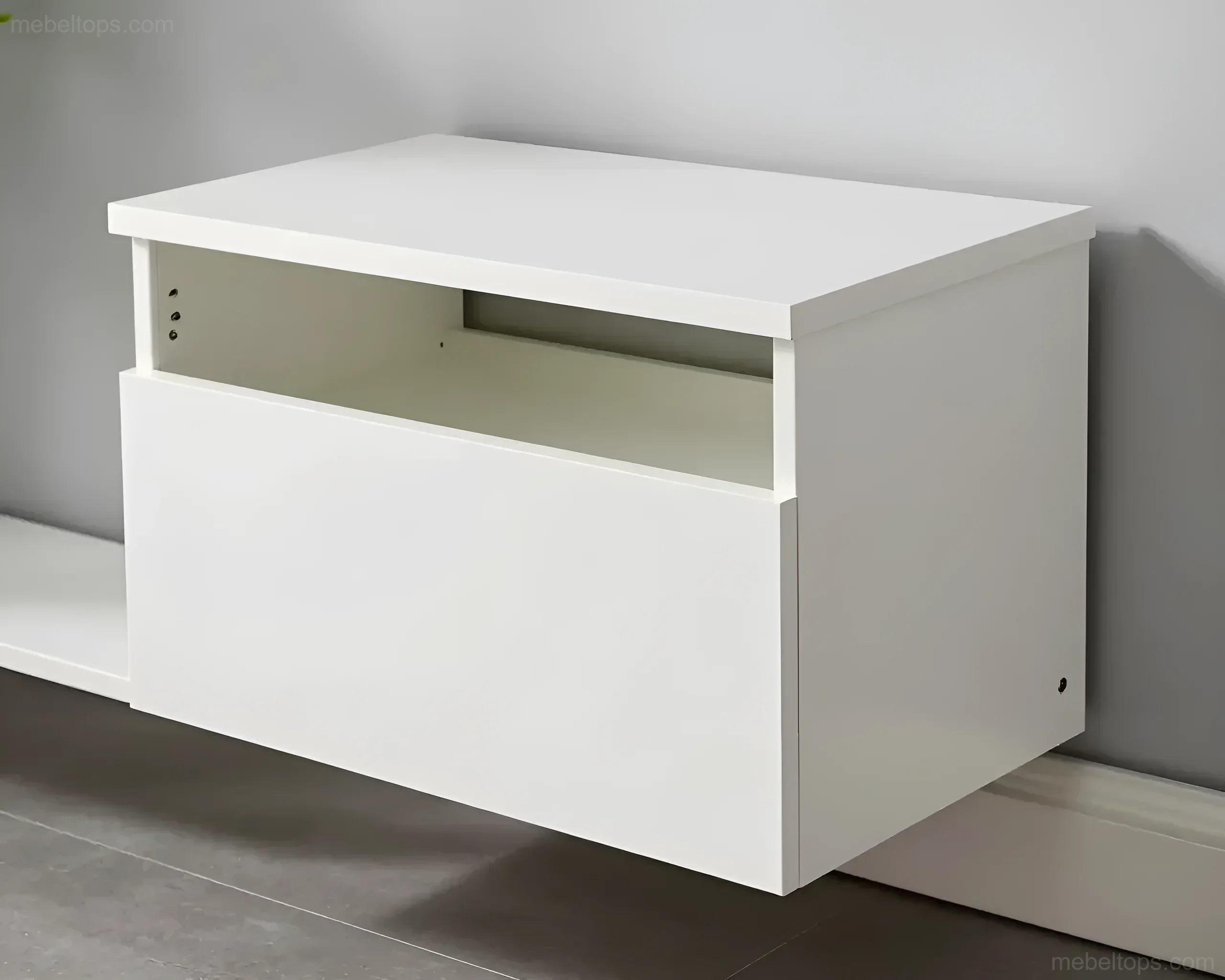 Weißer Wand-Schuhschrank mit Klapptür und integrierter Sitzbank